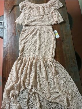 GB by Dillards Top/Skirt Set Size Medium & Large